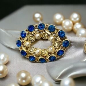 Women’s Brooch Silver Tone White Pearl Blue Crystal Brooch Pin Brooch Jewelry